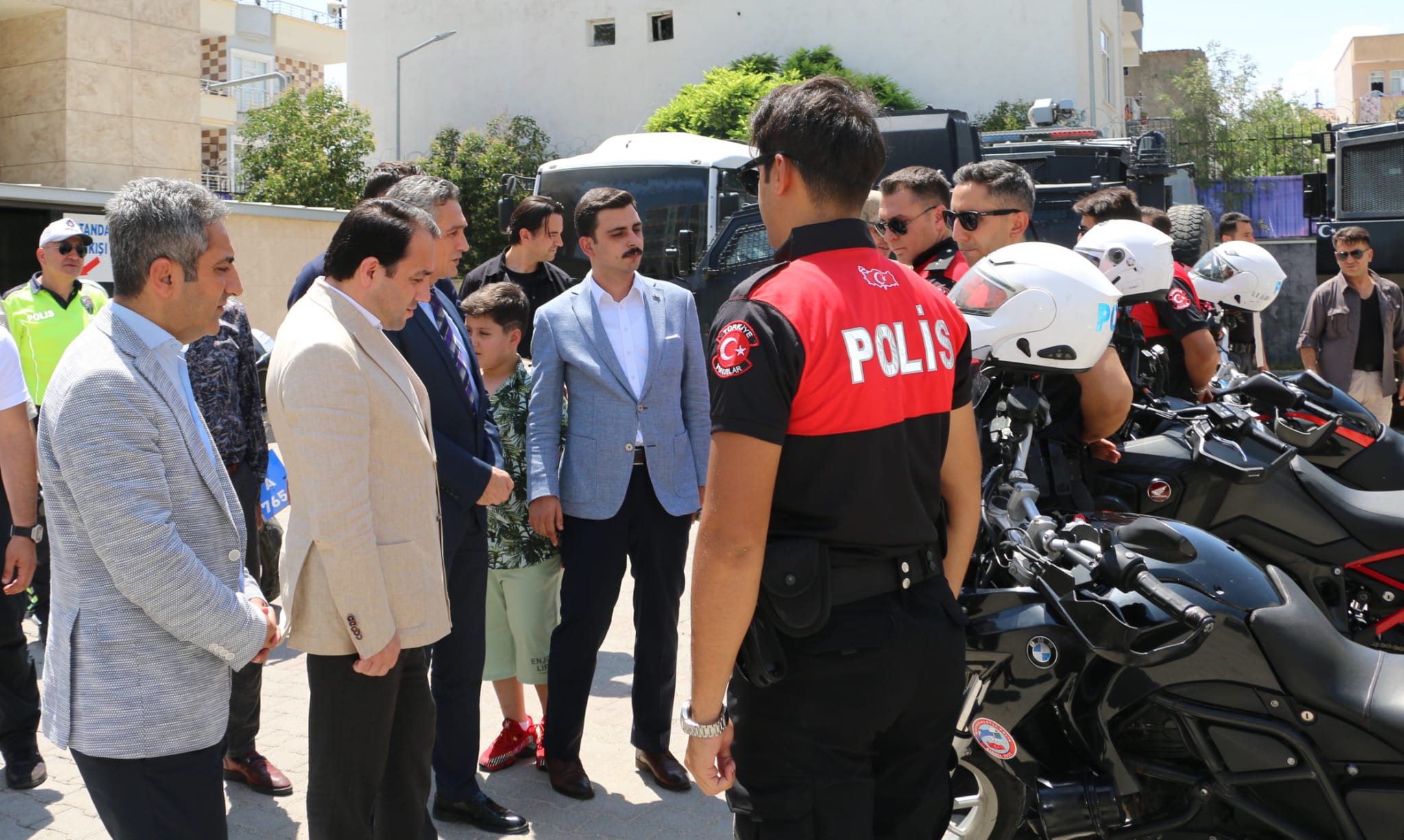 Bismil İlçe Emniyet Müdürlüğü bünyesinde kurulan Motosikletli Polislik Büro Amirliği düzenlenen törenle göreve başladı.  HABERİN VİDEOSU 🔽