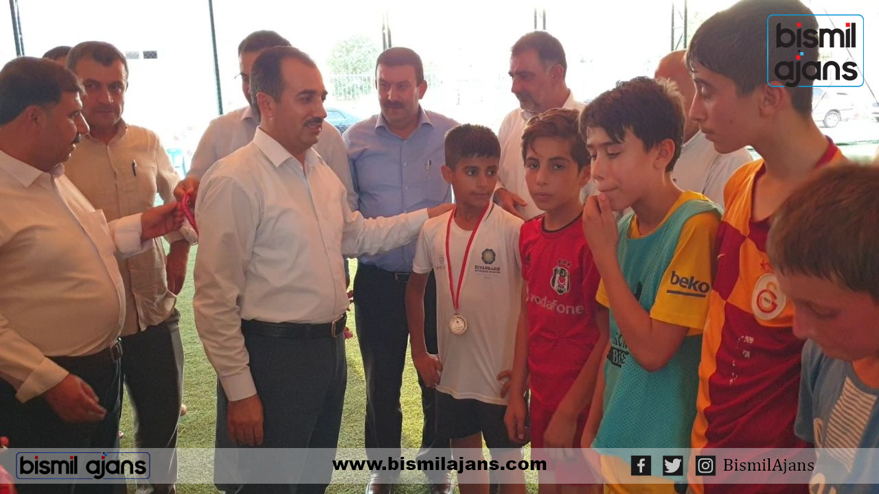 Bismil ilçe müftülüğü gençlik koordinatörlüğünün yaz kuran kursu öğrencilerine yönelik düzenlediği futbol turnuvasının finali yapıldı.